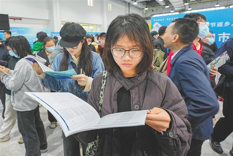 京琼连线话自贸丨海南代表委员为人才工作建言献策