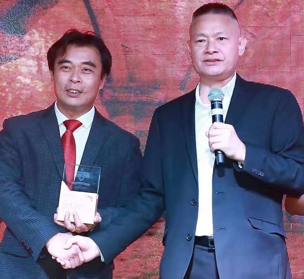 著名公益人杜江携手田丰，再推公益新歌《希望之光》