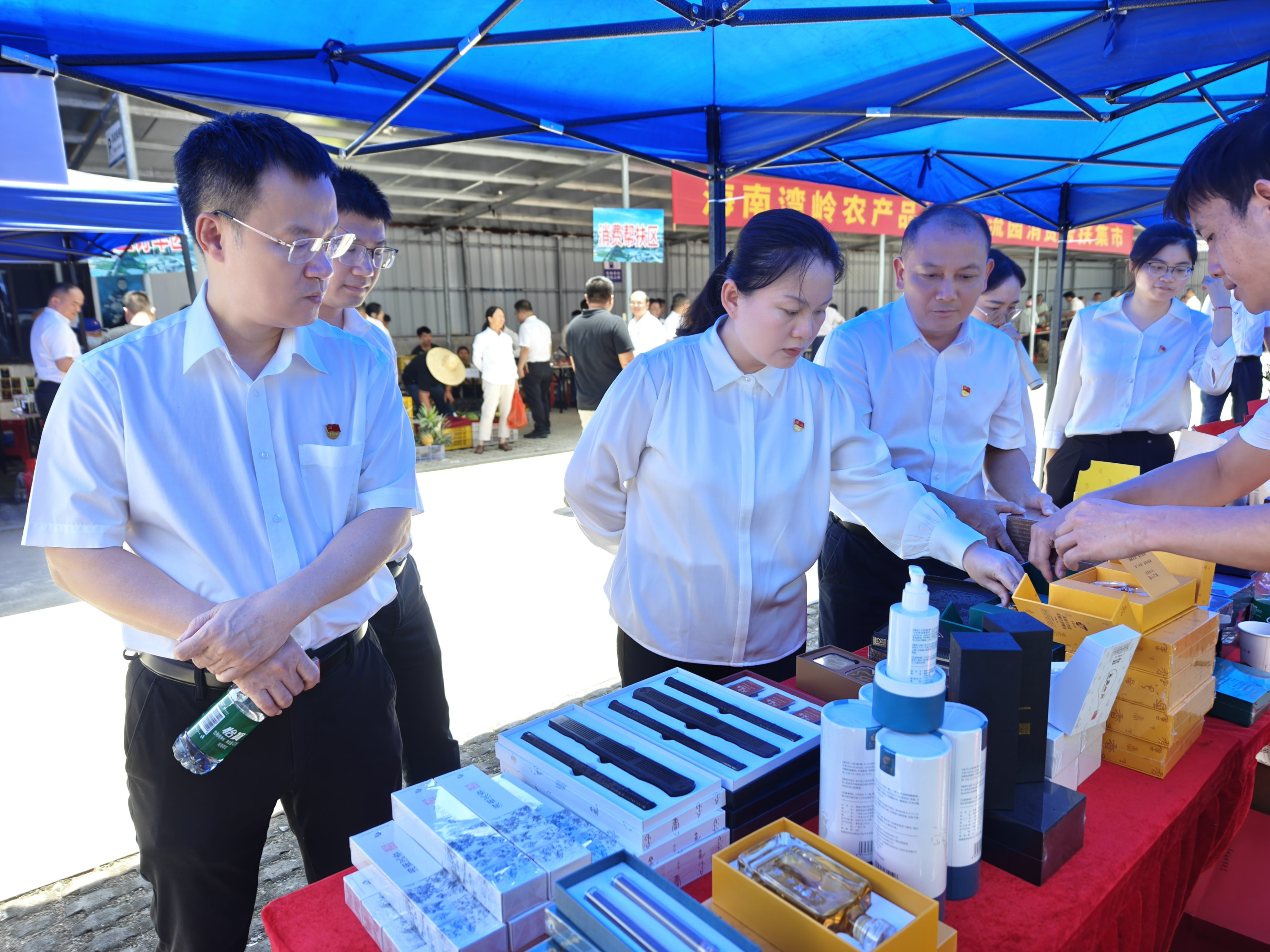 海南大观沉香公司产品亮相琼中县消费帮扶集市