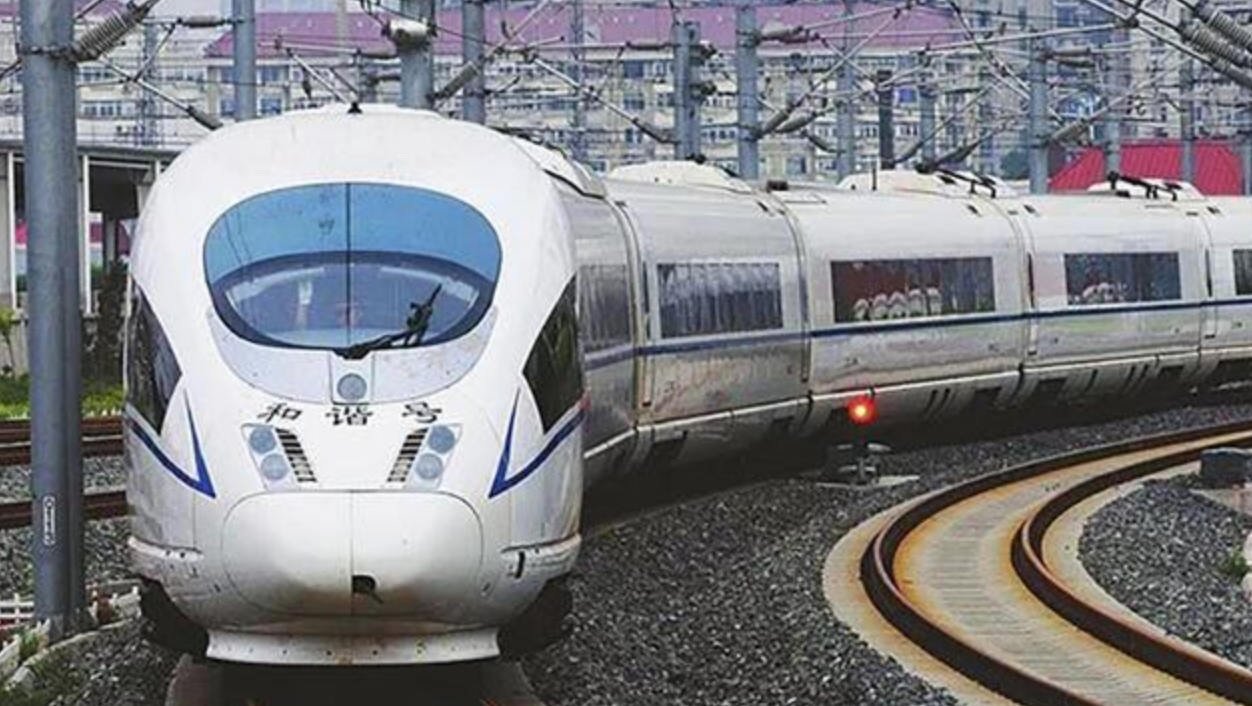 高铁持续亏损后宣布进行大调整，高速收费也要调整了，9月底开始