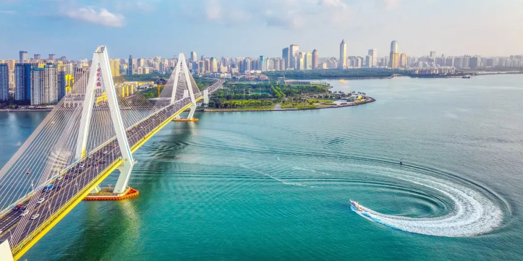 海南：不负重托 奋力拼搏 全面实现海南自由贸易港建设目标