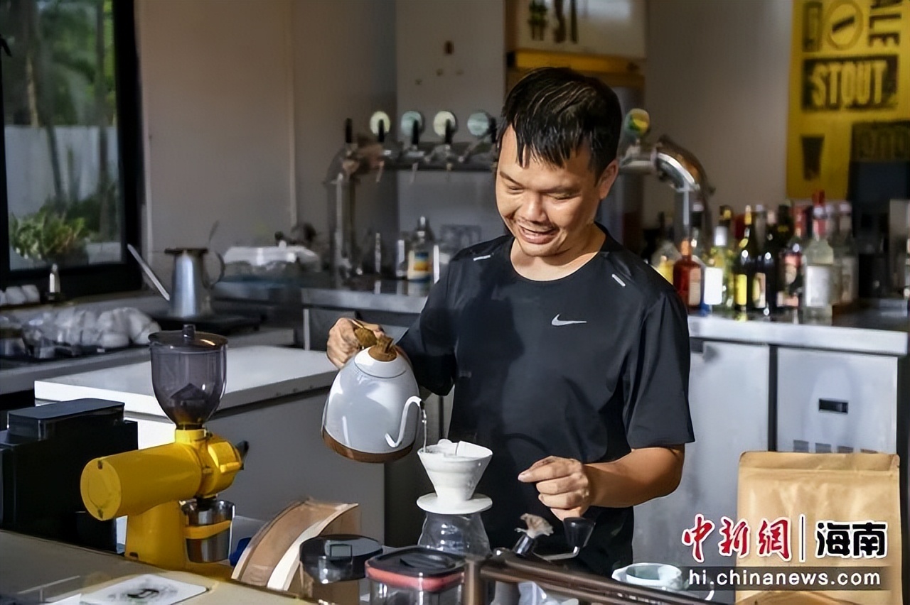 万宁兴隆咖啡体验“上新” 趣味新潮获青睐