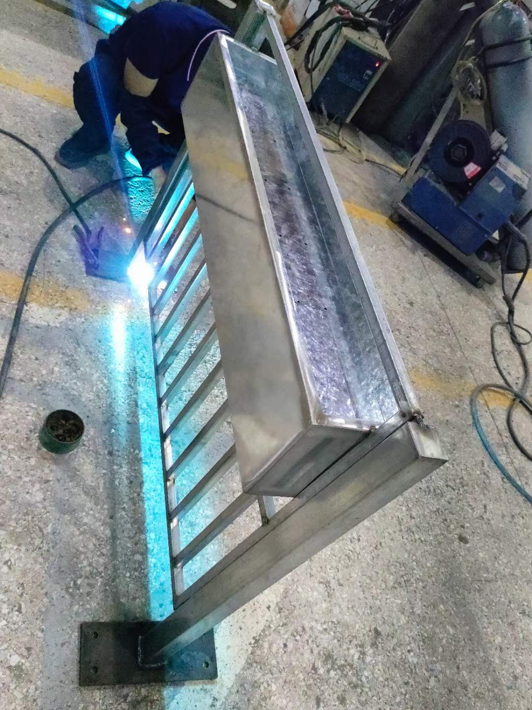 精工细作的艺术品——不锈钢花箱制作全纪实