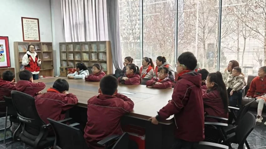 鹤壁市淇滨区天山路街道：家校社协同发力 构建青少年心理健康治理体系(图1)