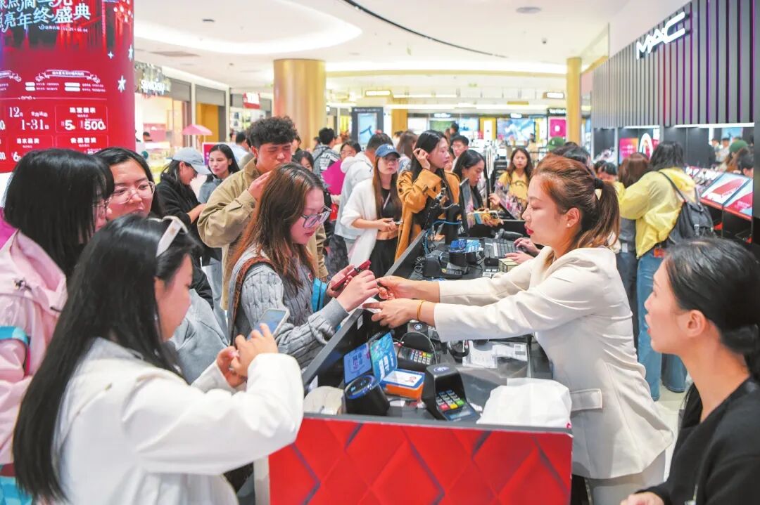 封关将迎“满月” 每天2.4万人在海南“买买买”