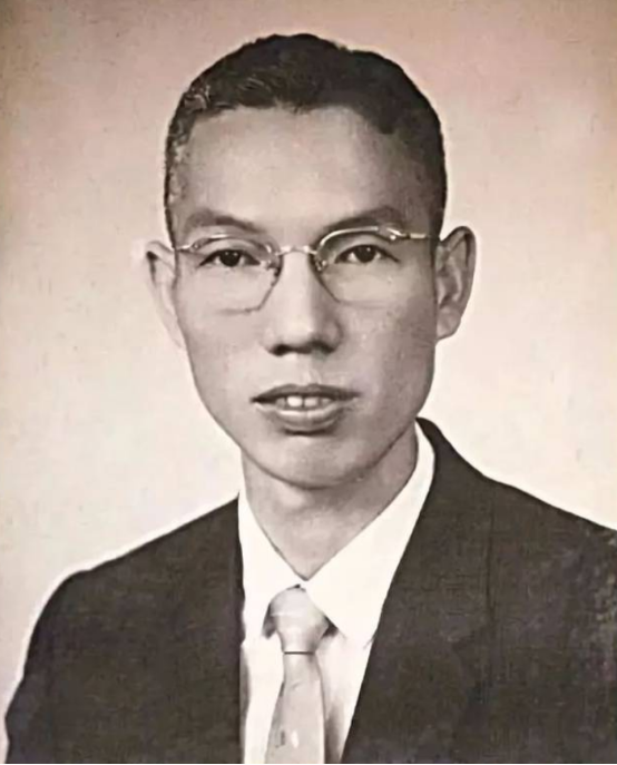 “皮革大王”田家炳：身价比肩李嘉诚，却生生把自己捐成穷人