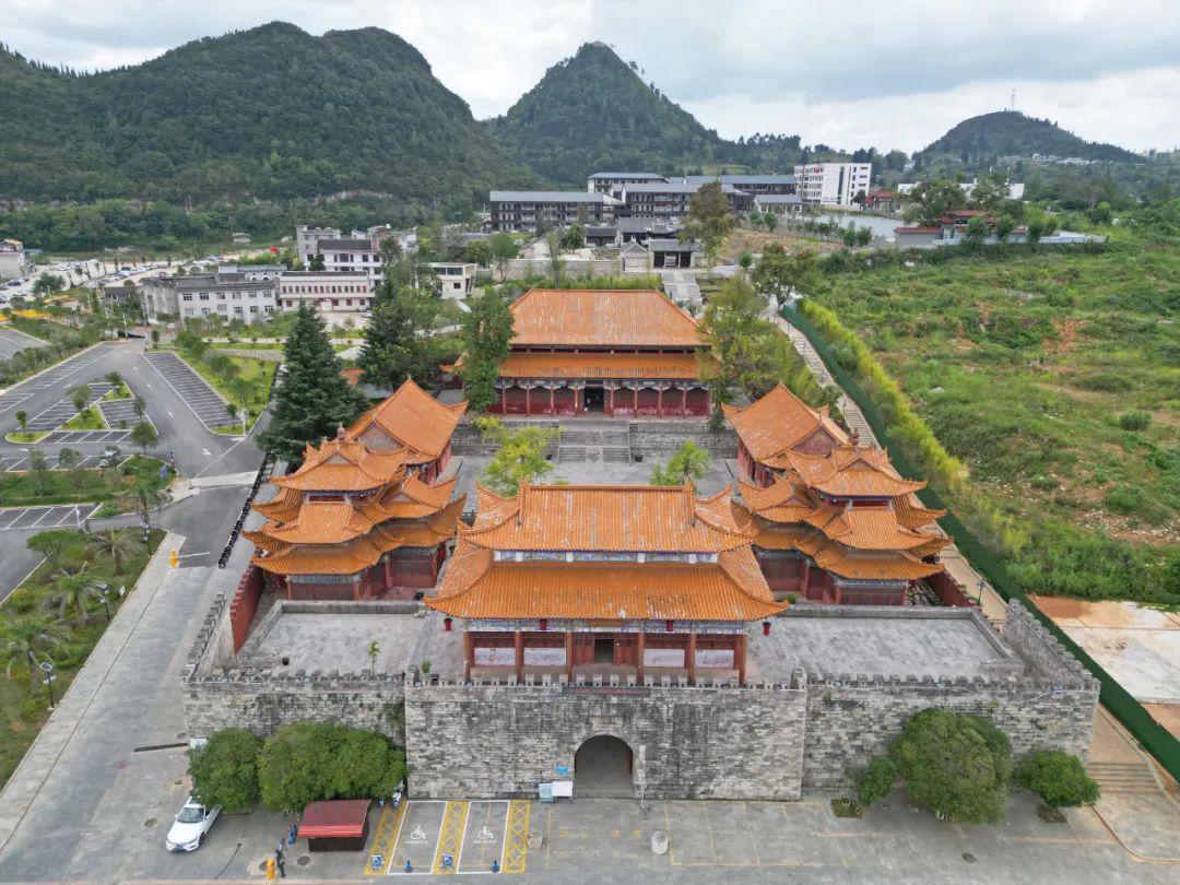 贵州不知名小县城，建过皇都，发现“金字塔”，“加油”一词也起源于此