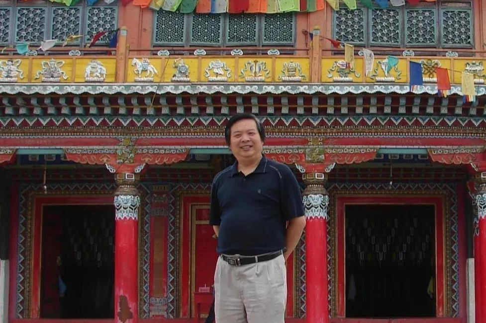 笔墨落款两相照，寻常鸡禽见文心——李志向写鸡艺术小识