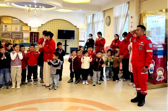 福瑞斯幼儿园关工委“119”全国消防安全日宣传活动
