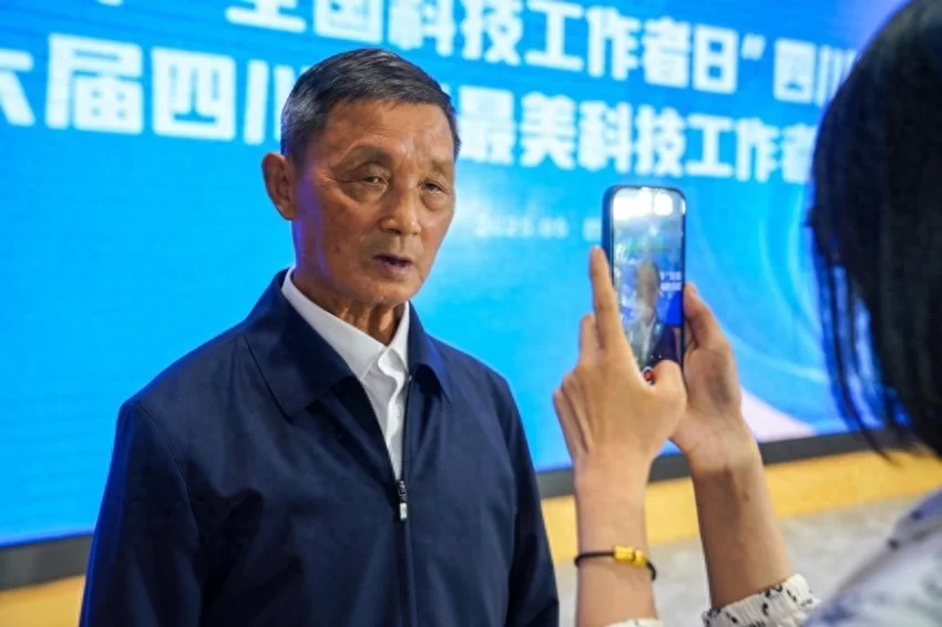 一等伤残军人张仲安：以持久战自学破局，从重型脑外伤后遗症到四川最美科技工作者