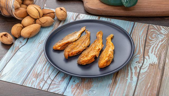《湘商头条》靠“大包装”告别增收不增利，劲仔食品去年净利增近47%