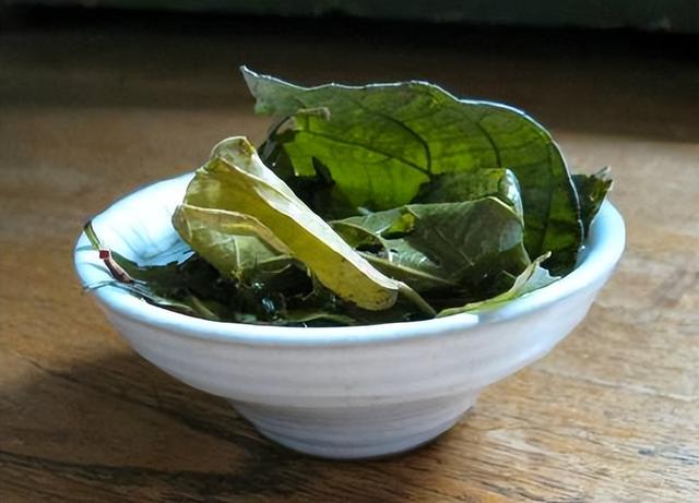 鹧鸪茶，海南特产清热解渴的养生茶，“包装”很特别