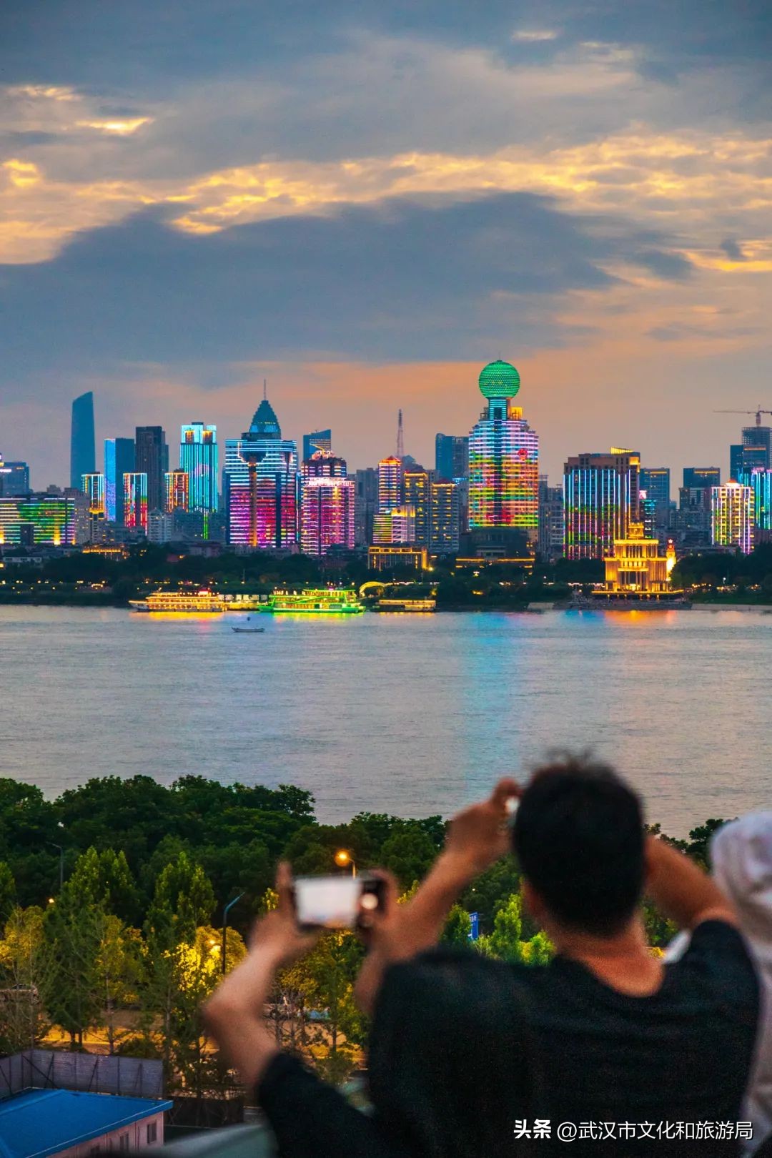 雪景、极光、篝火、音乐……武昌跨年，浪漫上线