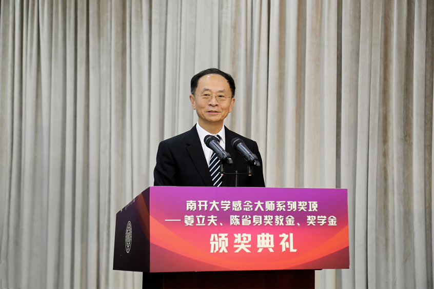 张文中：以零售立心，以科技立命
