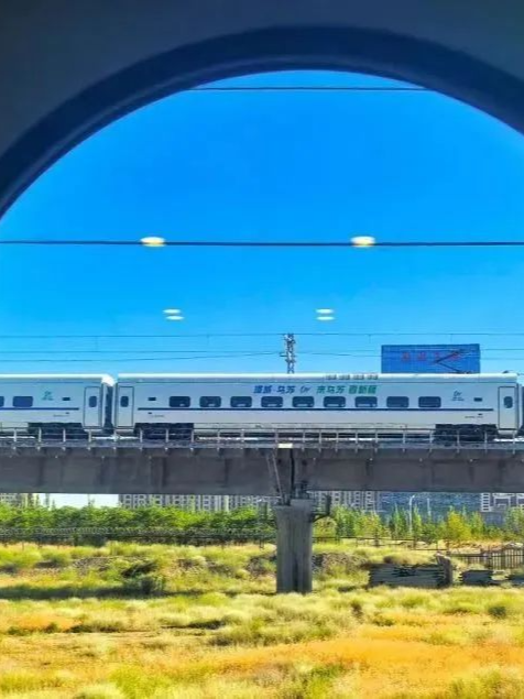 坐火车即刻出发，武汉→冰川