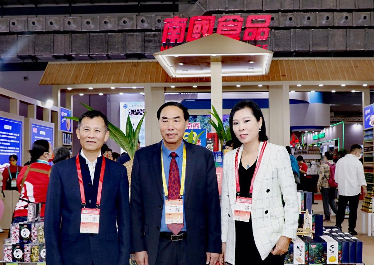 李笑天：&nbsp;痴情笔耕南国梦