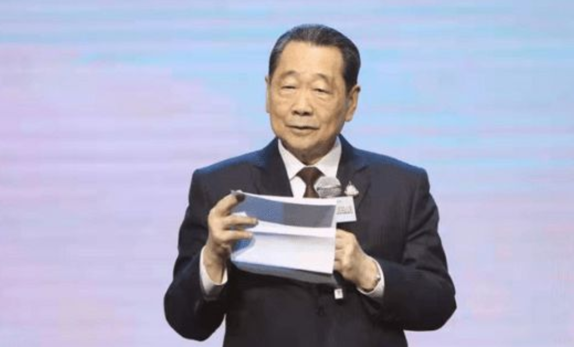 泰国首富加入中国国籍，携1200亿重仓内地，今已成平安大股东