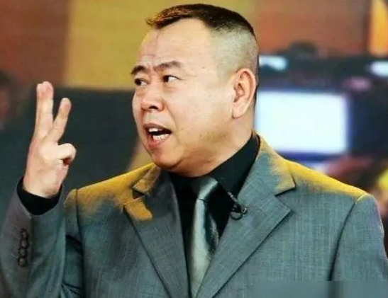 摊上事了！潘长江被官方通报，涉虚假宣传卖酒，水深你把握住了吗