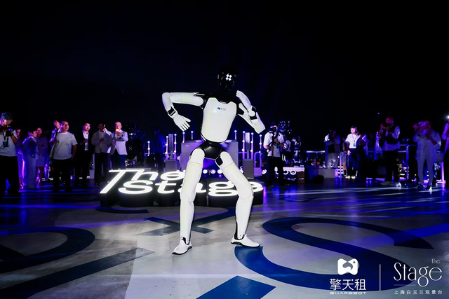擎天租亮相The Stage上海一周年派对，助力打造高空文旅新体验
