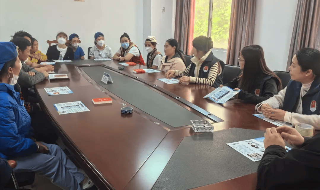 送法进企“零距离”：盛豪理县分所深入工业园区开展节前普法活动