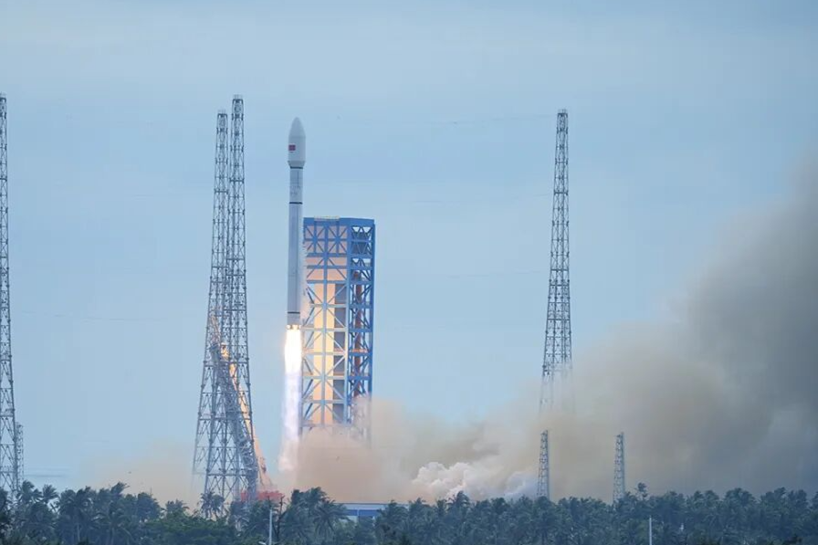 我国在海南文昌成功发射卫星互联网低轨13组卫星