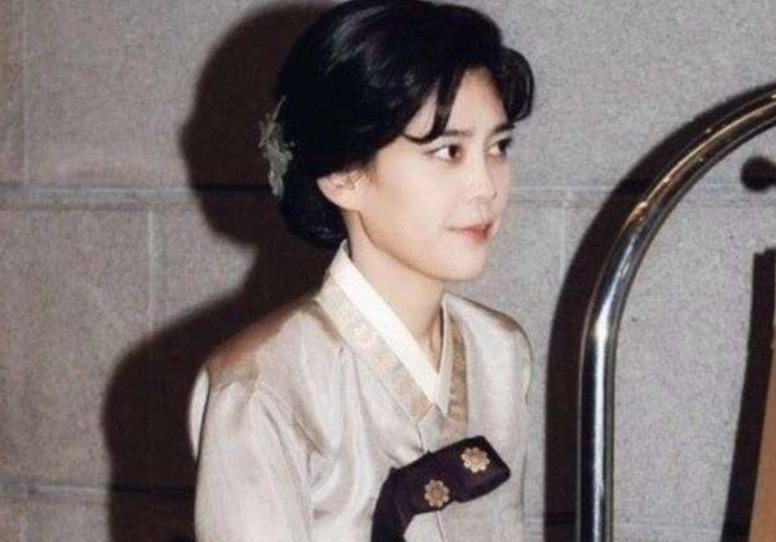 三星公主下嫁保镖，婚后丈夫本性暴露，离婚时索要71亿“分手费”