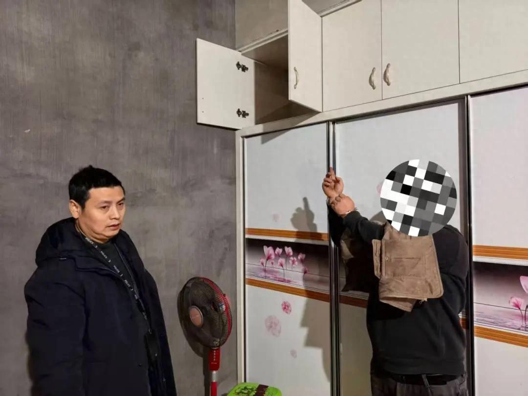 破案了！仁怀一男子撬门入室盗窃白酒和贵重礼品！