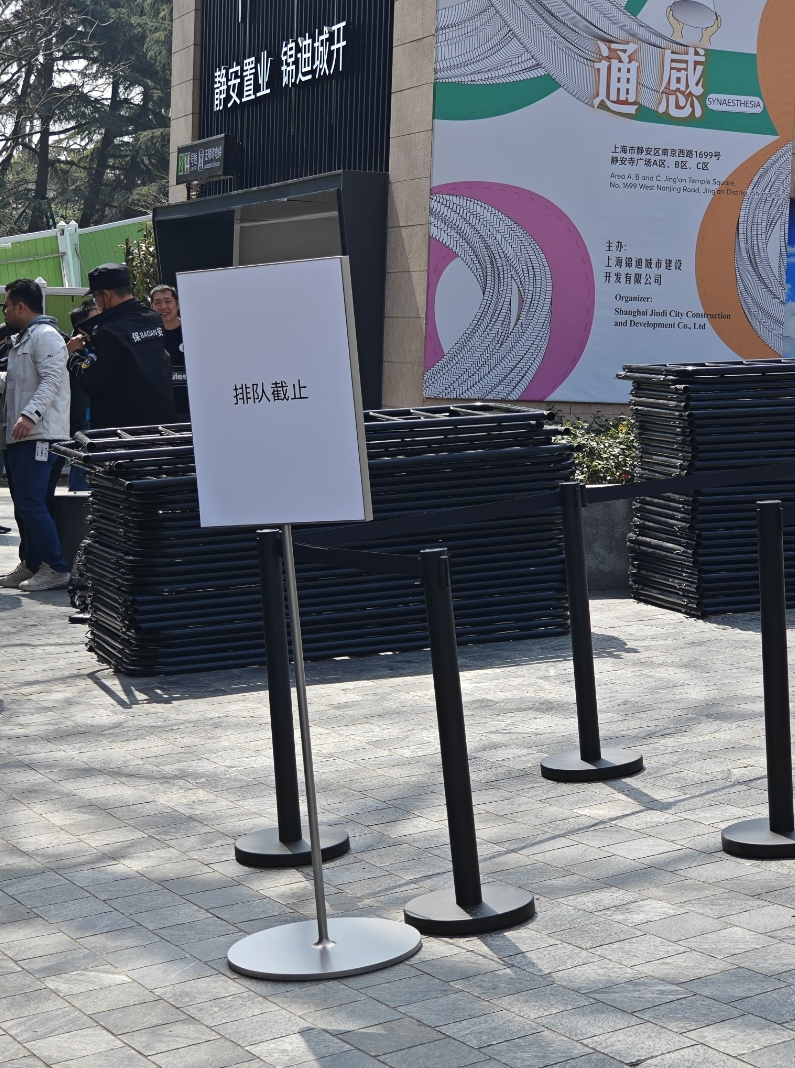 网友“求代购”赠品礼盒