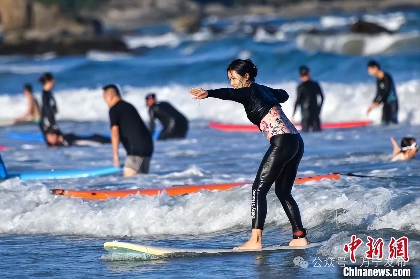 央媒看万宁｜暑期“逐浪”升温 海南万宁加快体旅融合解锁“新流量”