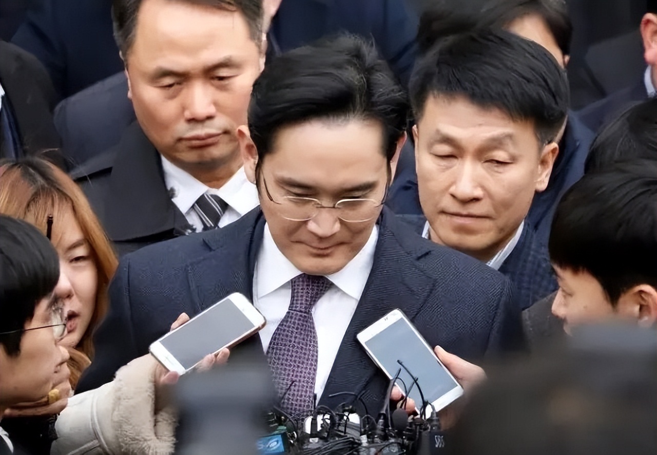 韩国首富“易主”：白手起家56岁赚得身家630亿，力压三星李在镕