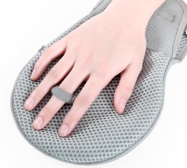 防抓手套代加工：专业品牌的选择与生产