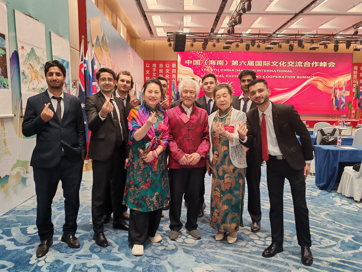 笔墨传风雅，丹青连四海，画家刘淇芳携作品参加文化出海活动