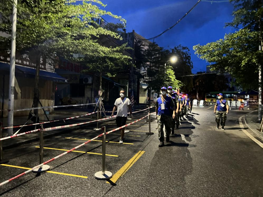 抗击疫情丨号角嘹亮，勇毅前行——记录志愿队员核酸采集的一天