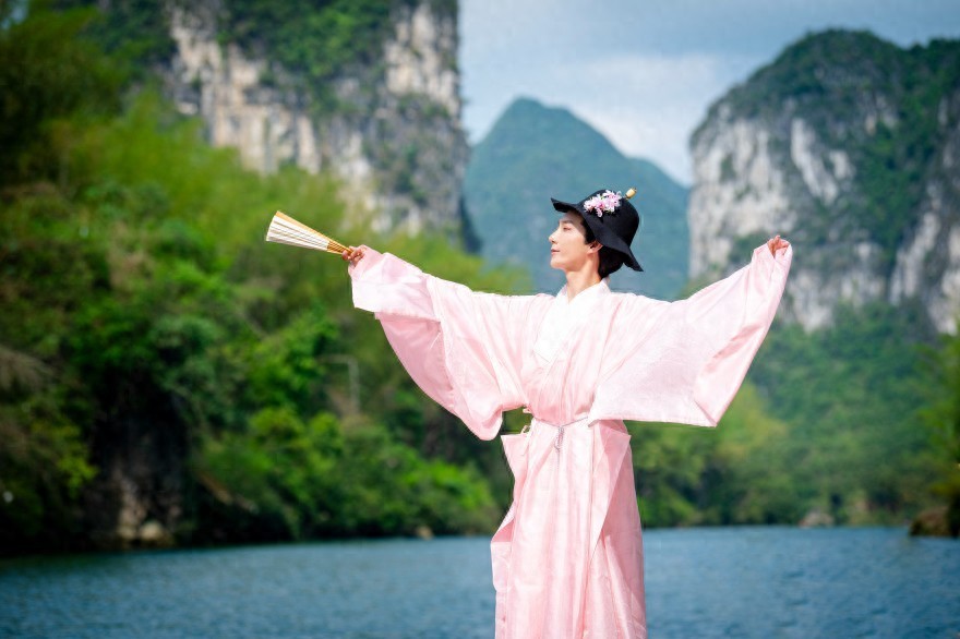 山水科技交融掀起春日文旅热潮——三月三广西河池金城江龙江第一湾举办国潮“神仙会”
