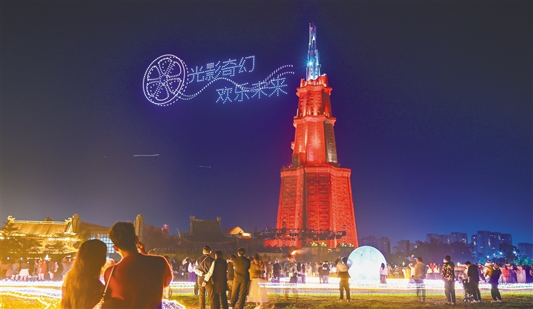 光影璀璨迎新年，奇幻盛宴启华章——海南长影奇幻乐园元旦首日火爆迎客，数万游客共迎“温暖跨年”