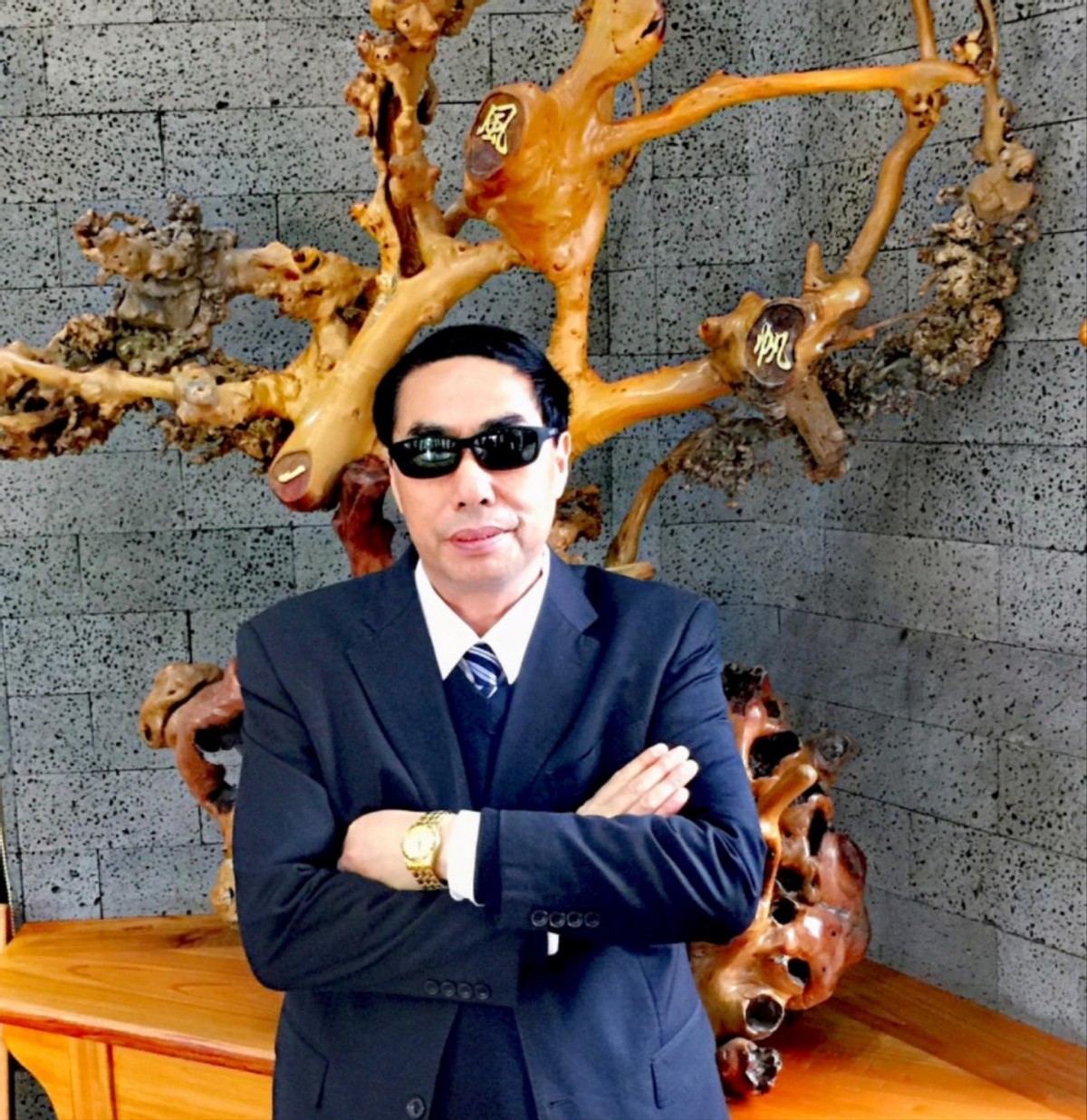 李笑天：笑傲天涯追梦人  ——写给优秀转业军人李笑天海南逐梦25周年传奇故事