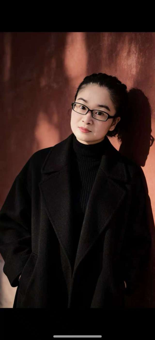墨韵丹青绘芳华——记实力派女画家彭丽的艺术之路