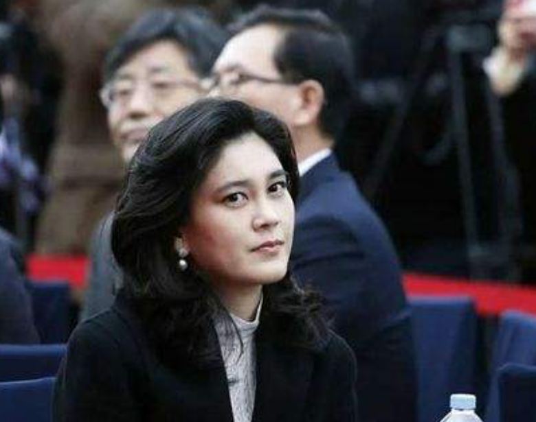 三星公主下嫁保镖，婚后丈夫本性暴露，离婚时索要71亿“分手费”