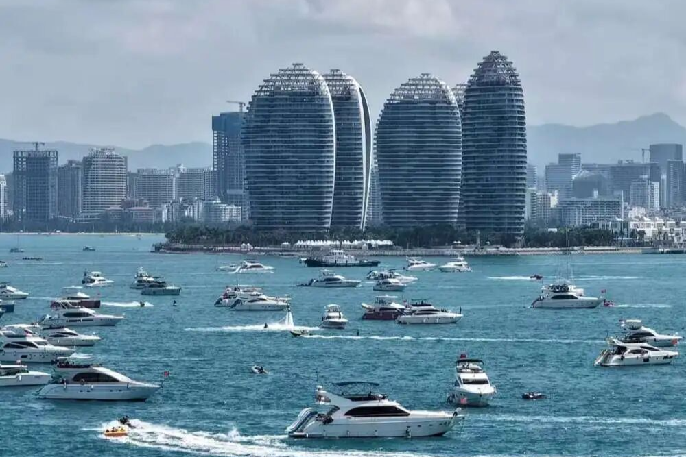 亚沙风吹热黄金周，自贸港擦亮“国际范”