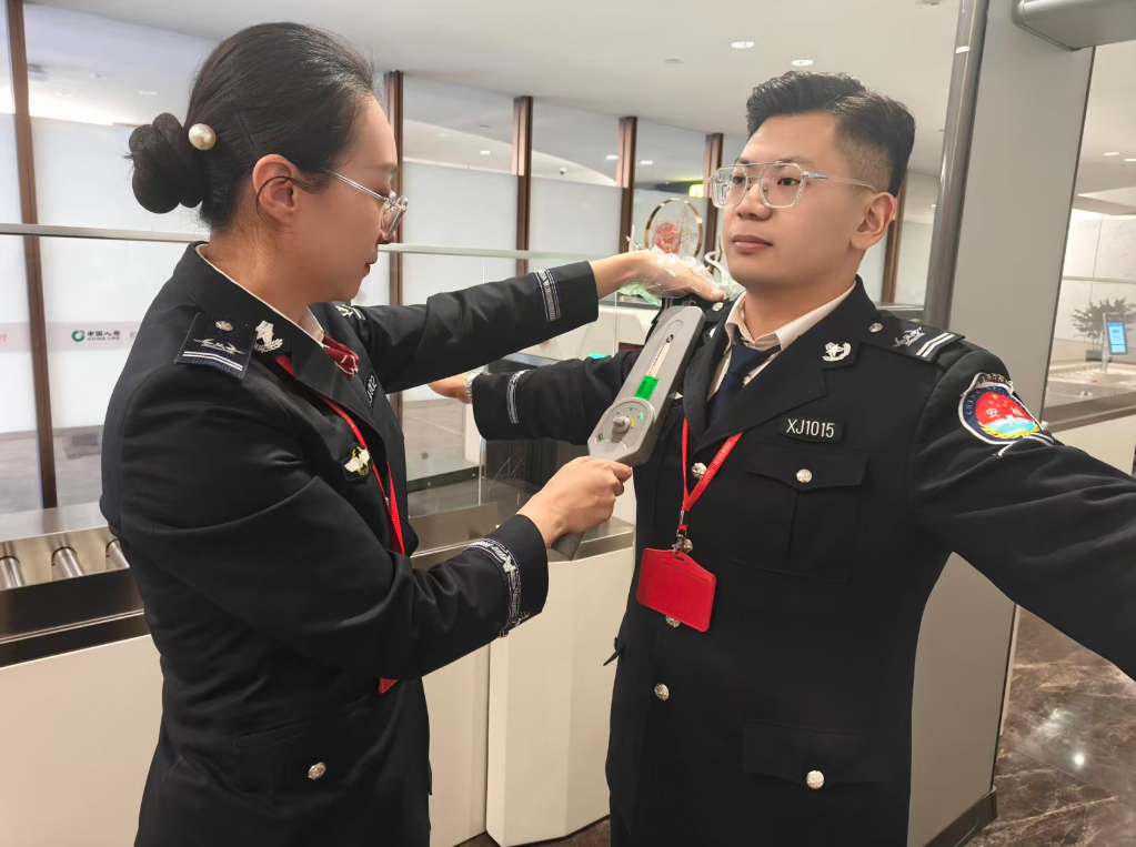 新疆机场集团乌鲁木齐国际机场分公司安全检查总站开展实战化岗位练兵