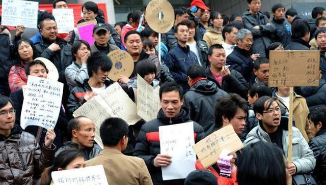 中国有14亿人，工厂却陷入了“用工荒”，打工人都去哪了？