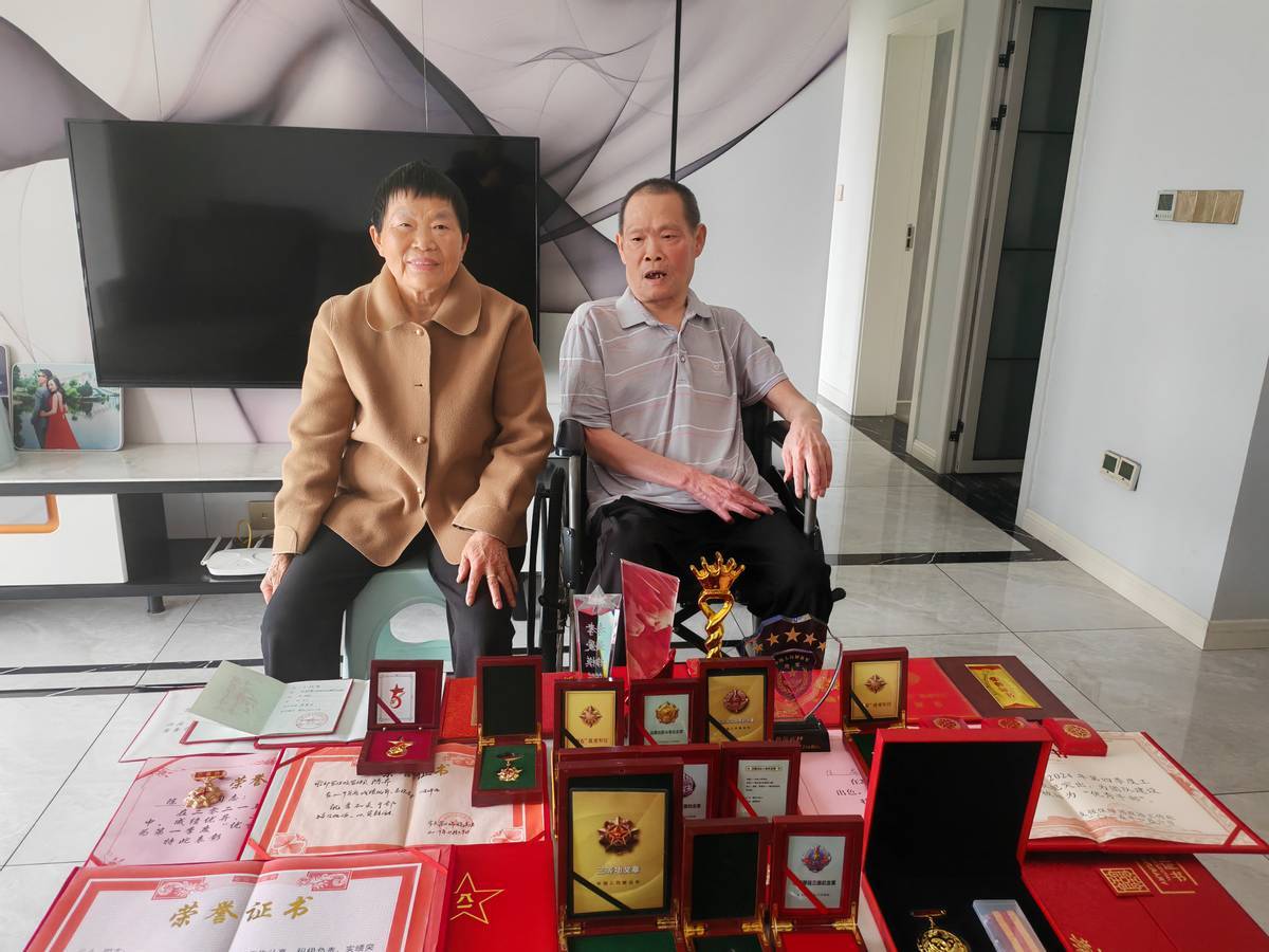 柔肩担家国 忠勇戍边关——一个普通家庭跨越二十八年的家国守望