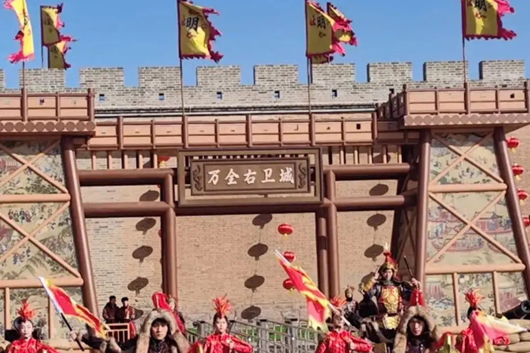 书画家张和受邀参加万全右卫古城盛大开街仪式