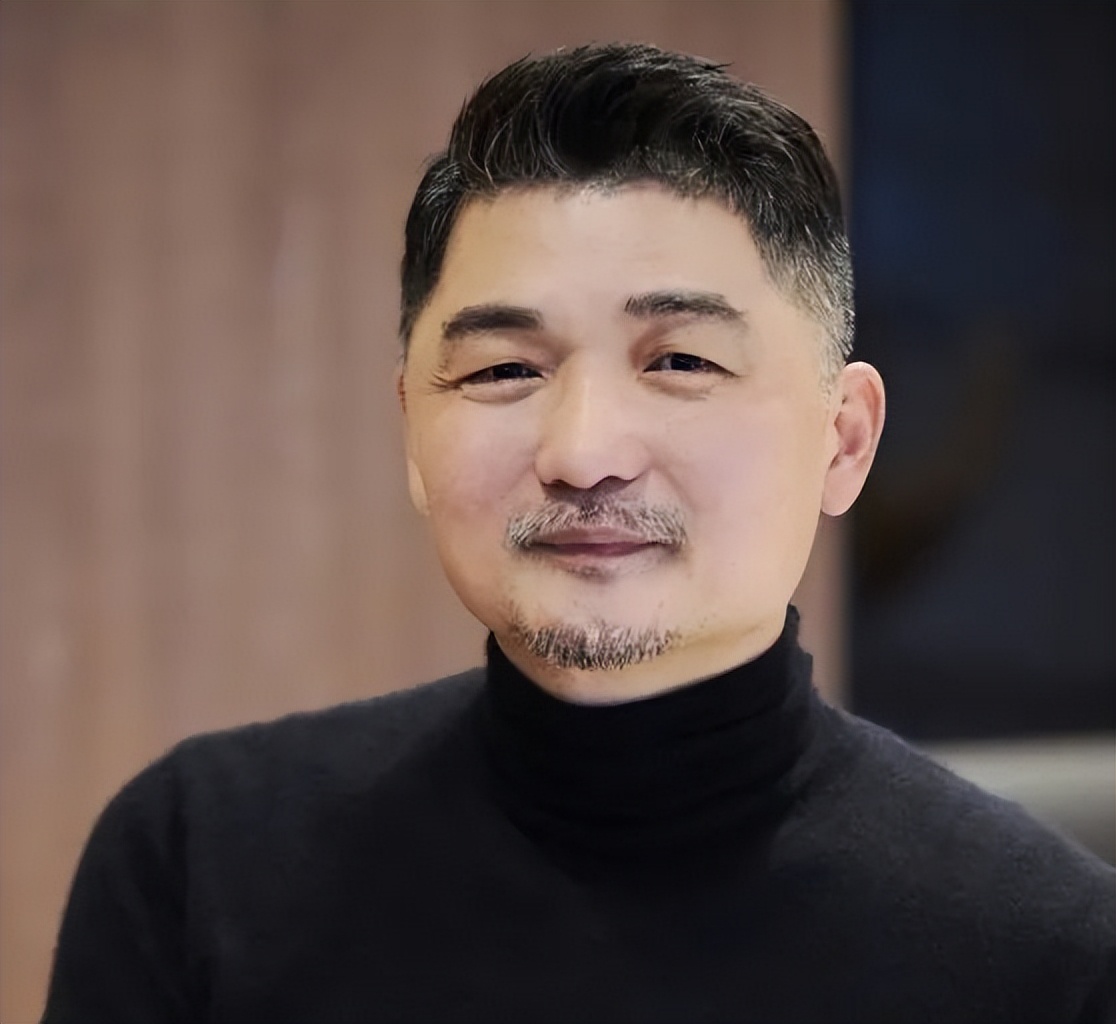 韩国首富“易主”：白手起家56岁赚得身家630亿，力压三星李在镕