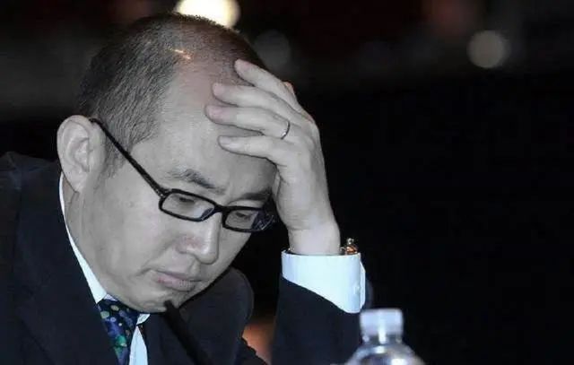 被罚7亿后，潘石屹再遭一击