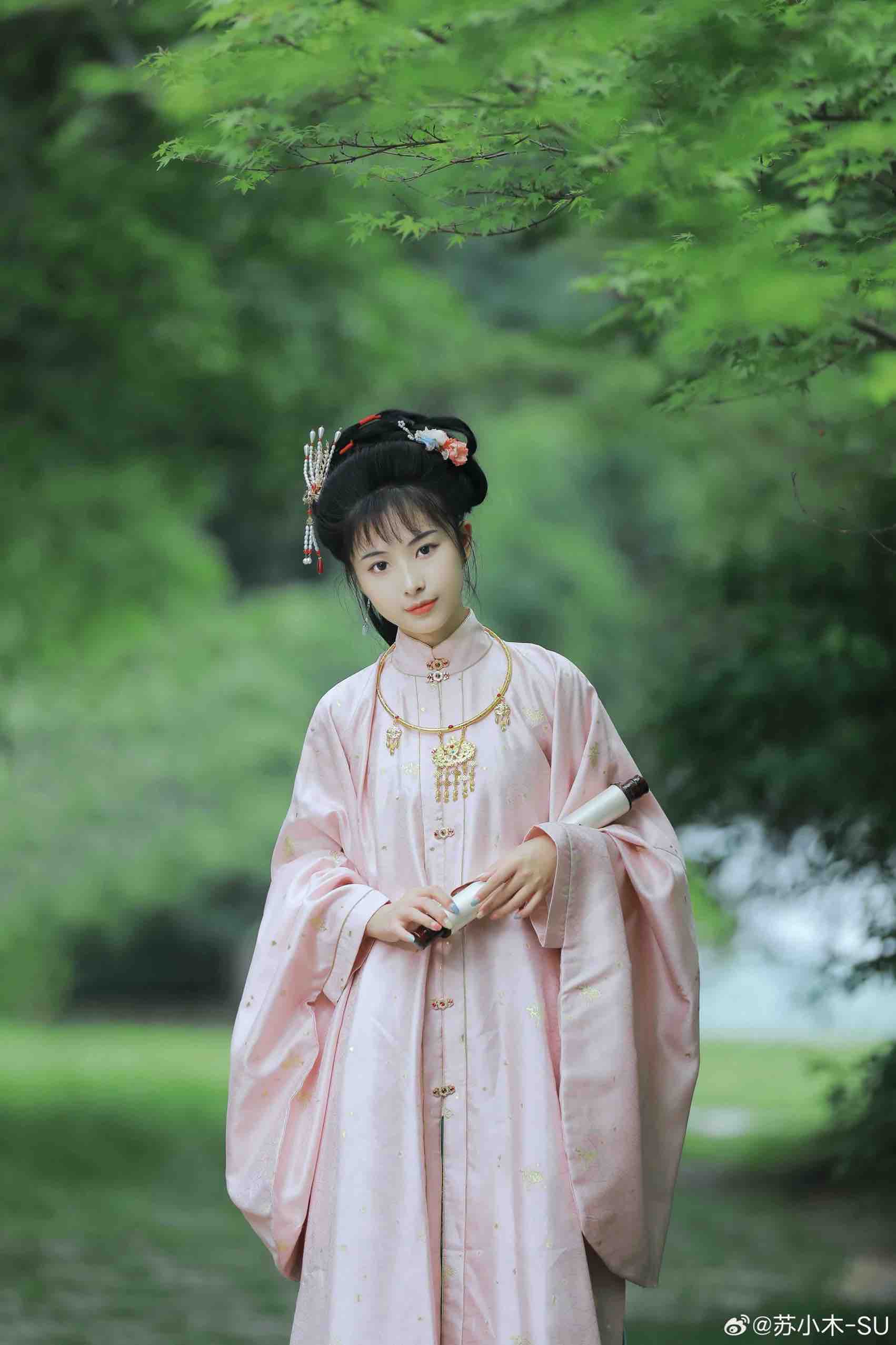 忆秦娥·遥望西湖