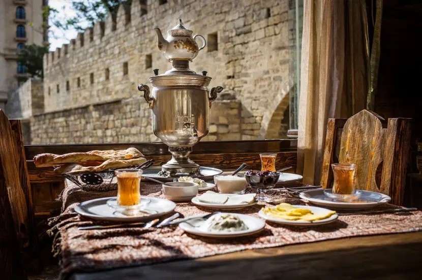 阿塞拜疆特色茶具与茶点，Azerbaijian.travel