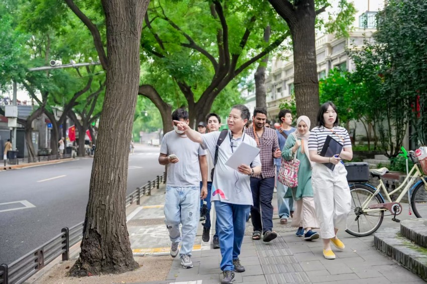 2025“打卡鼓西,漫步斜街”文化消费活动线下活动正式启动(图1) 2025“打卡鼓西,漫步斜街”文化消费活动线下活动正式启动(图1)
