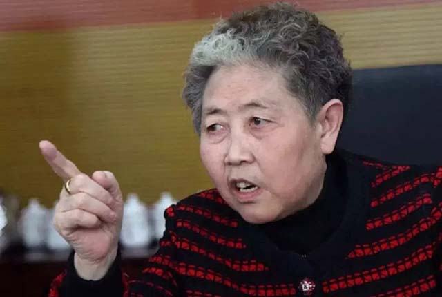 儿子更换原料，老干妈彻底“变味”？陶华碧出手救场，1年卖50亿