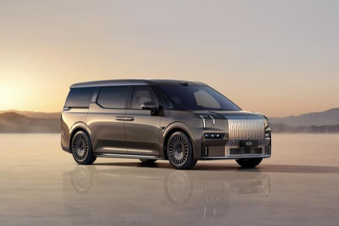 全栈900V高压架构 极氪009焕新上市限时41.38万起售